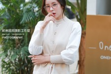 内江兼职模特被摄影师亲(兼职模特被摄影师亲了)