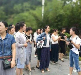 内江中国的曲男伴游的简单介绍