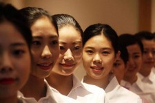 内江私人伴游招聘 度假区万元月薪招“泳装伴游”