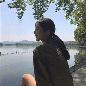 内江私人伴游网带你看到天际，白色盐湖无际，蓝色天空无边