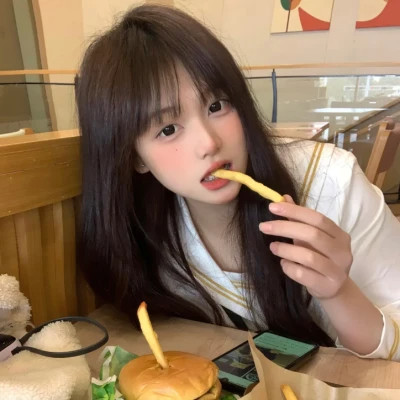 内江伴游女生李欣怡的资料
