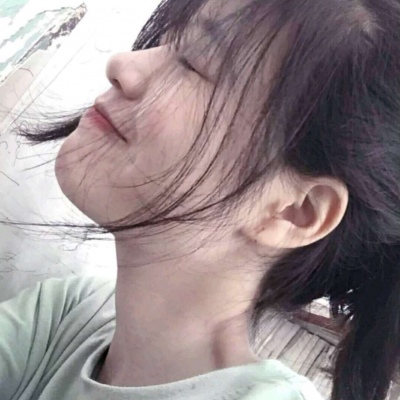 内江伴游女生烟雨蒙蒙的资料