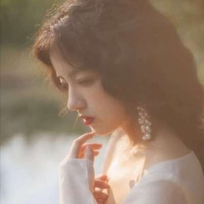 内江伴游女生雷花蕊的资料