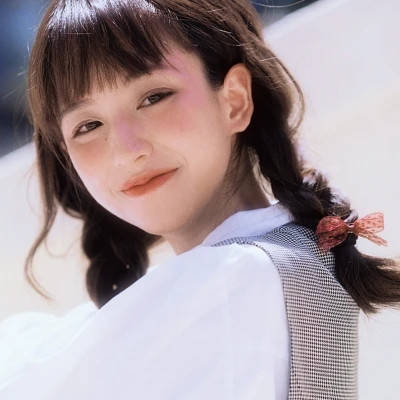 内江伴游女生郑晓晴的资料
