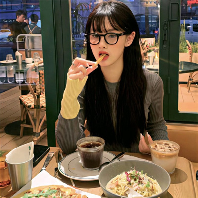 内江伴游女生娄婷的资料